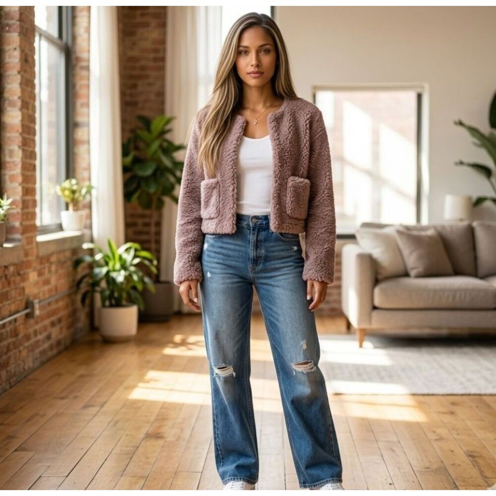 NEW Women's Trendy Chic  Sofia Vergara Beige Faux Fur Fashionable Crop Jacket, S